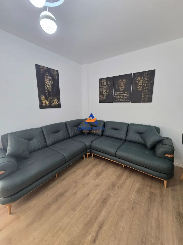 Tirane, shitet apartament 1+1+Ballkon Kati 3, 74 m² 136.842 € 