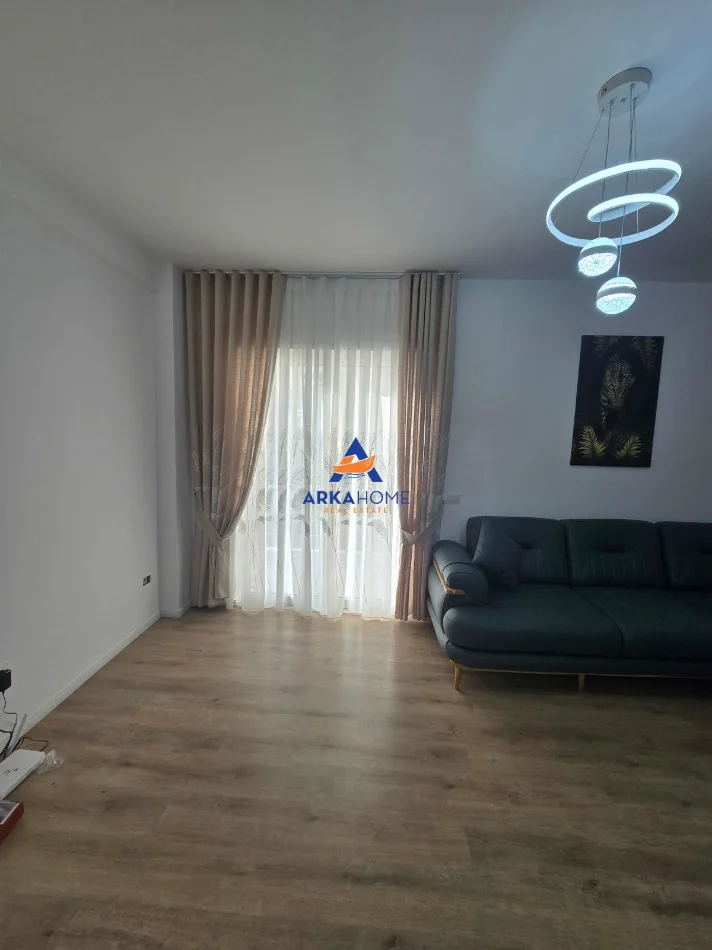 Tirane, shitet apartament 1+1+Ballkon Kati 3, 74 m² 136.842 € 