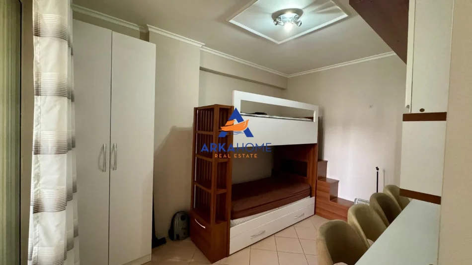 Tirane, jepet me qera apartament 2+1+Ballkon Kati 2, 85 m² 700 € 