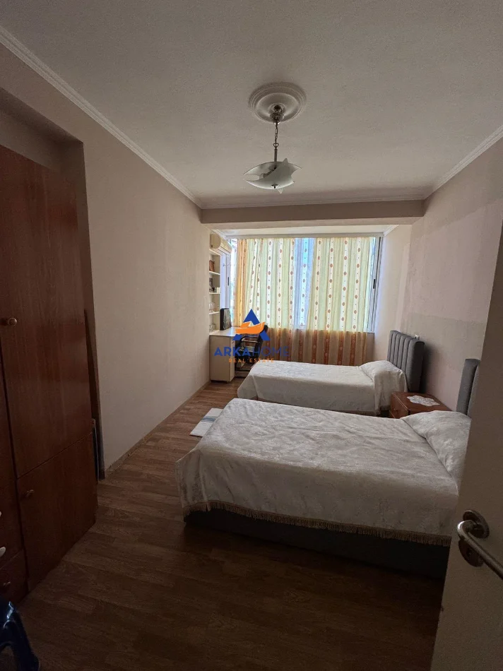Tirane, shitet apartament 3+1+Ballkon Kati 6, 161 m² 215.000 € 