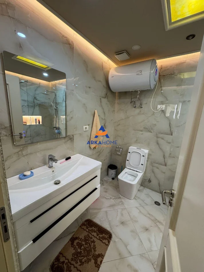 Tirane, shitet apartament 3+1+Ballkon Kati 6, 161 m² 215.000 € 