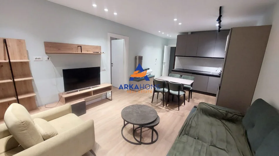 Tirane, jepet me qera apartament 1+1+Ballkon Kati 2, 70 m² 700 € 