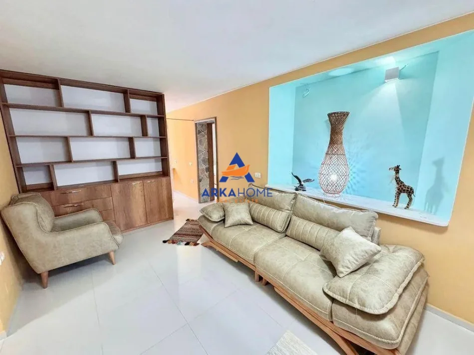 Tirane, jap me qera apartament 2+1+Ballkon Kati 2, 70 m² 800 € 