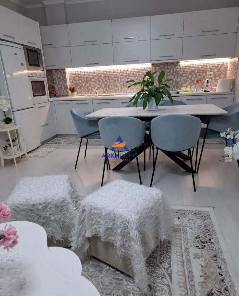 Tirane, shitet apartament 3+1+Ballkon Kati 5, 134 m² 220.000 € 
