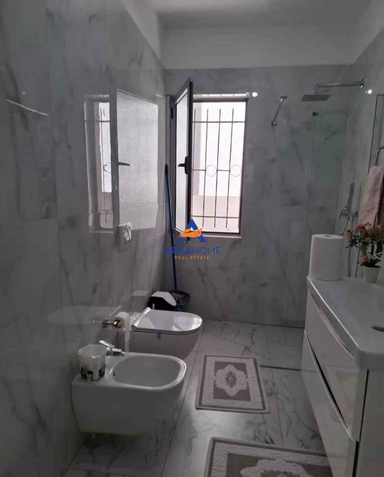 Tirane, shitet apartament 3+1+Ballkon Kati 5, 134 m² 220.000 € 