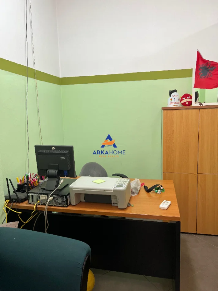 Tirane, jepet me qera ambjent biznesi Kati 0, 120 m² 1.263 € 