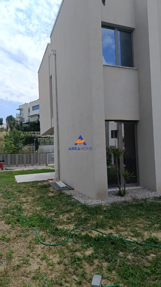 Tirane, jepet me qera apartament Vile 2 Katshe , 285 m² 3.000 € 