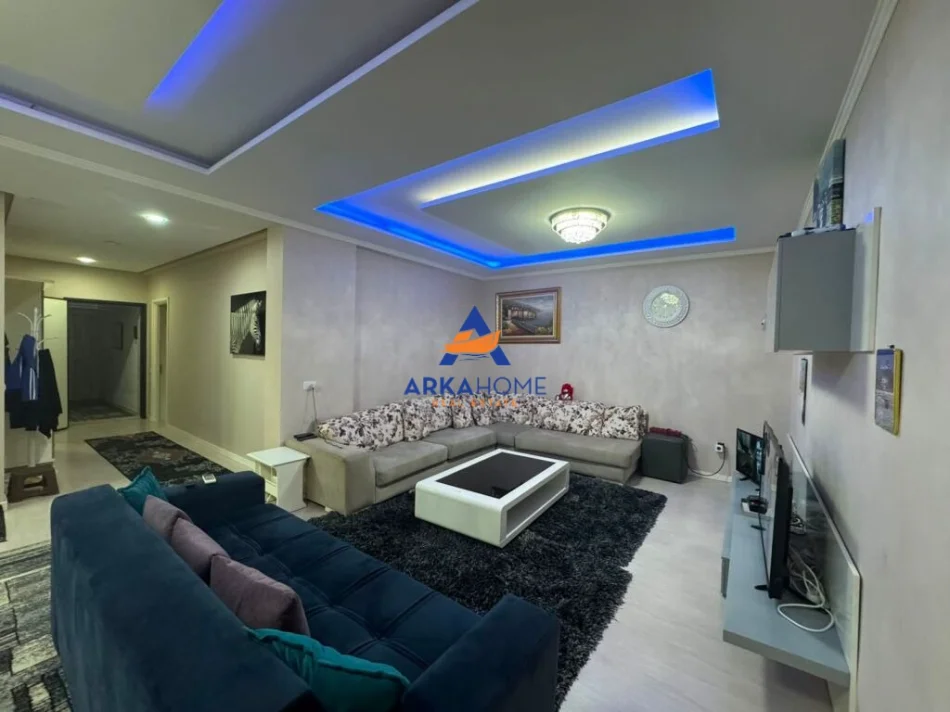 Tirane, shitet apartament 3+1+Ballkon Kati 4, 155 m² 250.000 € 