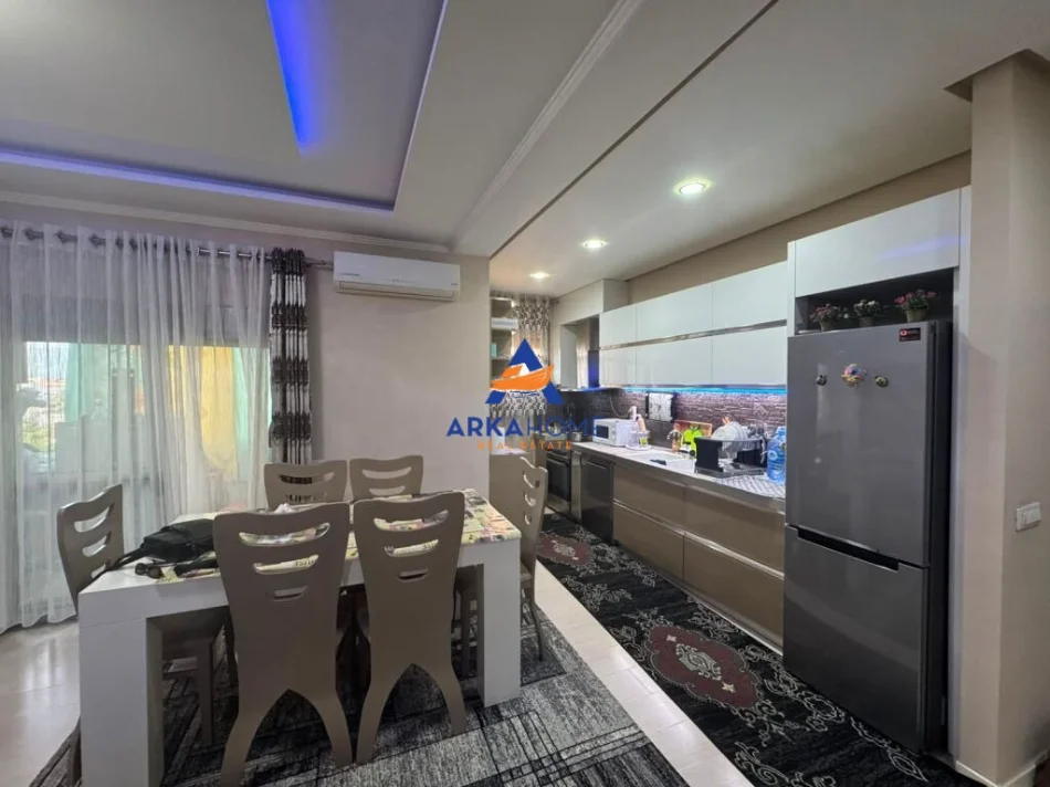 Tirane, shitet apartament 3+1+Ballkon Kati 4, 155 m² 250.000 € 