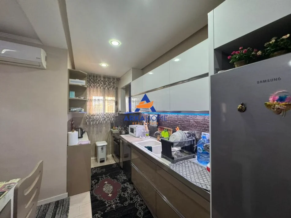 Tirane, shitet apartament 3+1+Ballkon Kati 4, 155 m² 250.000 € 