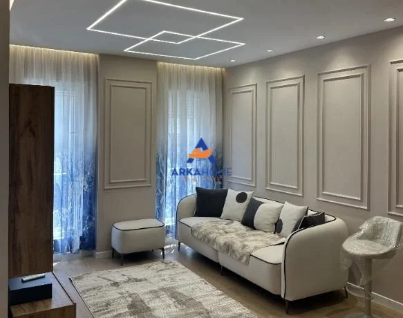 Tirane, jepet me qera apartament 1+1+Ballkon Kati 4, 70 m² 452 € 