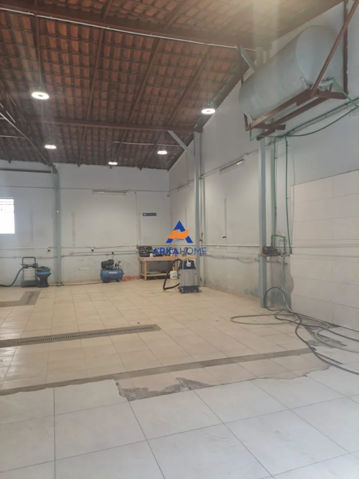Tirane, jepet me qera ambjent biznesi Kati 0, 200 m² 
