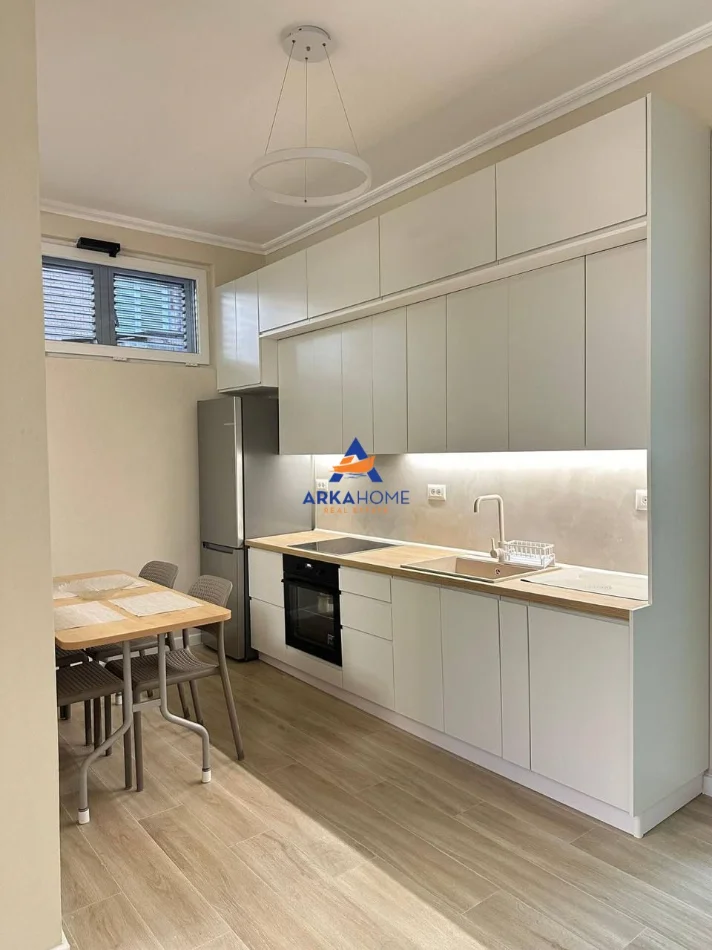 Tirane, jap me qera apartament 1+1+Ballkon Kati 1, 62 m² 578 € 