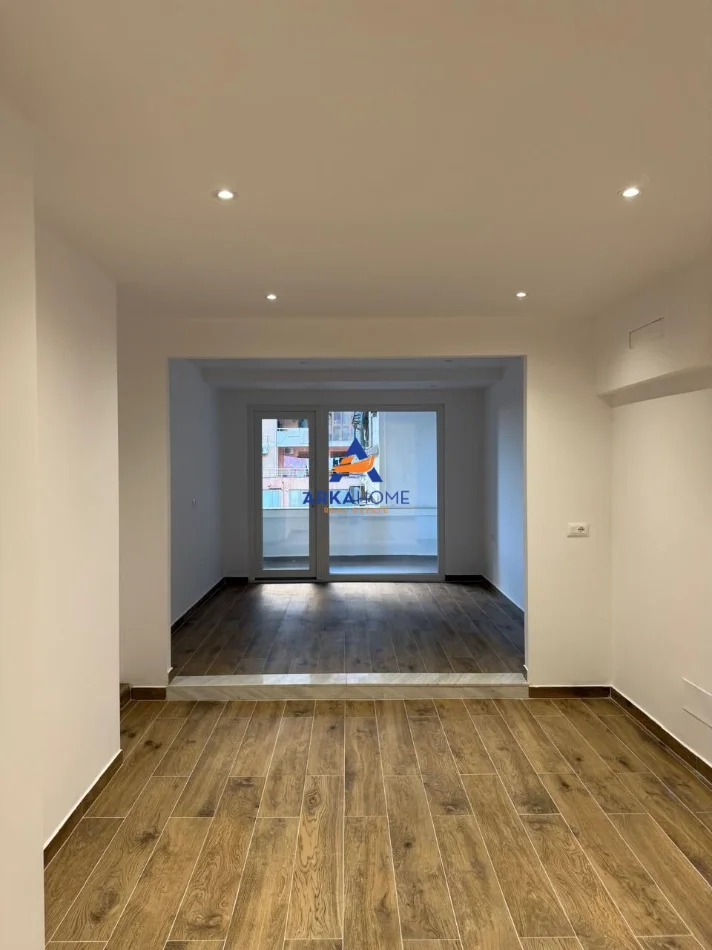 Tirane, shitet ambjent biznesi Kati 2, 60 m² 260.000 € 