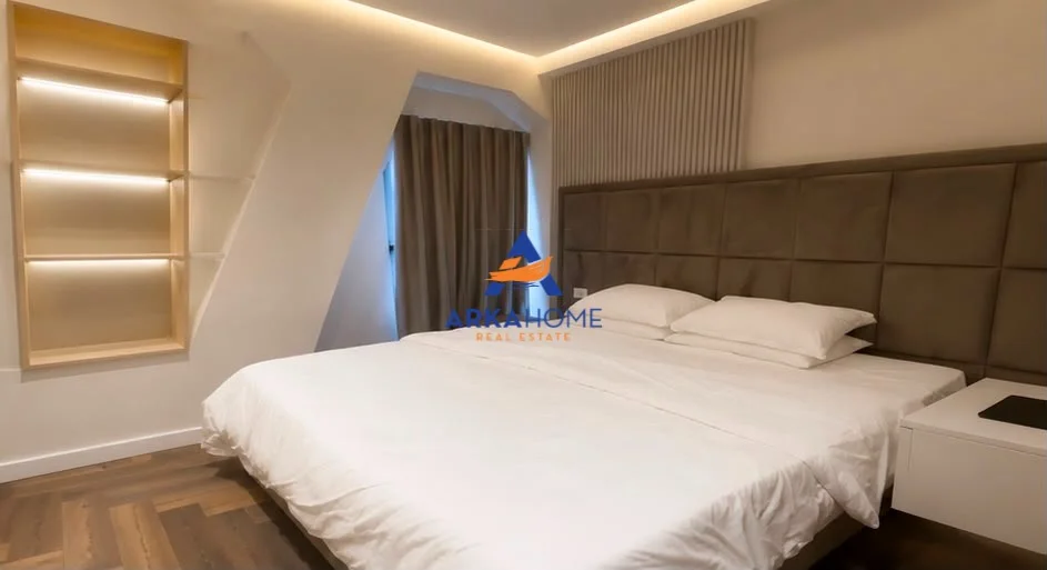 Tirane, jepet me qera apartament 2+1+Ballkon Kati 14, 161 m² 1.600 € 