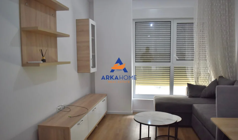 Tirane, jepet me qera apartament 1+1+Ballkon Kati 5, 60 m² 473 € 