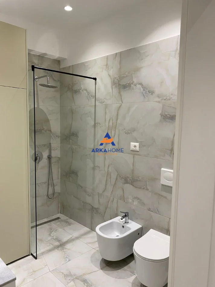 Tirane, shitet apartament 1+1+Ballkon Kati 9, 70 m² 126.315 €