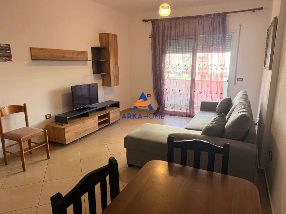 Tirane, jepet me qera apartament 1+1+Ballkon Kati 2, 70 m² 380 € 