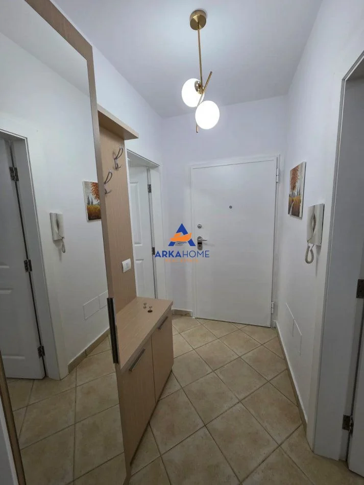 Tirane, jepet me qera apartament 1+1+Ballkon Kati 4, 65 m² 650 € 