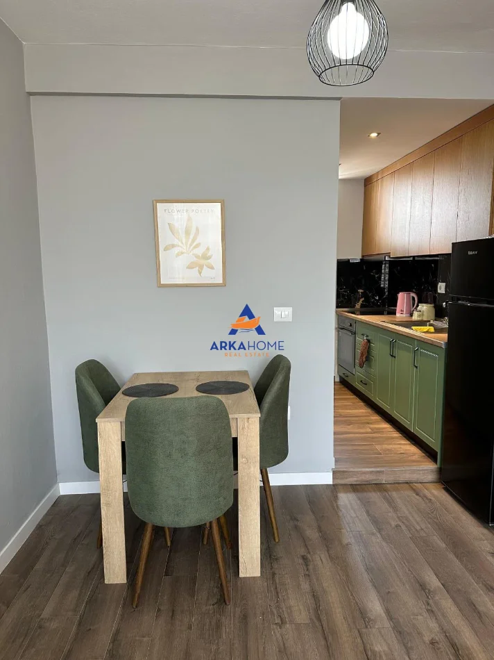 Tirane, jepet me qera apartament 1+1+Ballkon Kati 5, 67 m² 650 € 