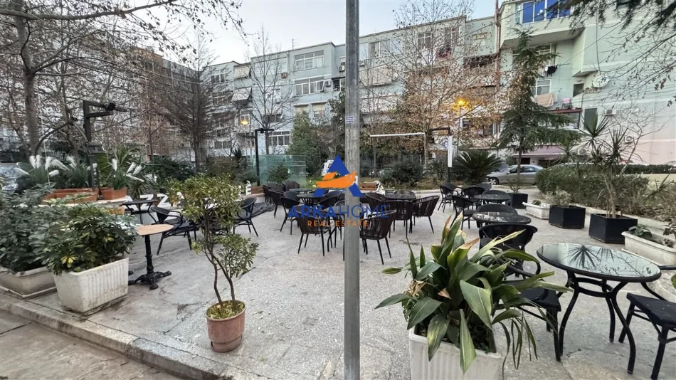 Tirane, jepet me qera ambjent biznesi Kati 0, 91 m² 1.200 € 