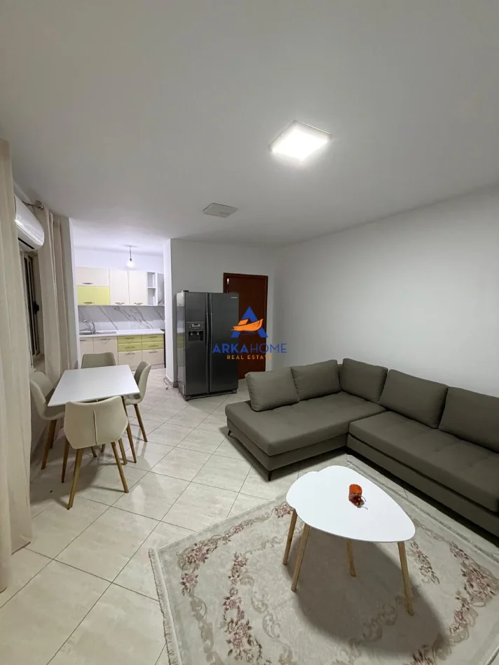 Tirane, jepet me qera apartament 2+1+Ballkon Kati 7, 100 m² 685 € 