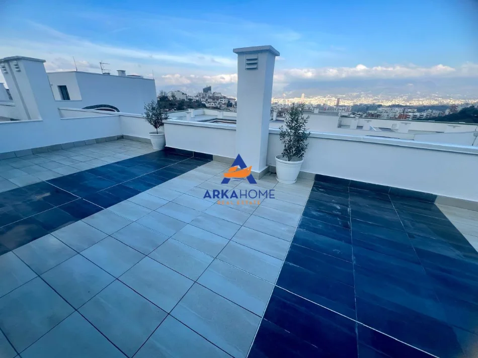 Tirane, jepet me qera apartament 1+1+Ballkon Kati 5, 70 m² 738 € 