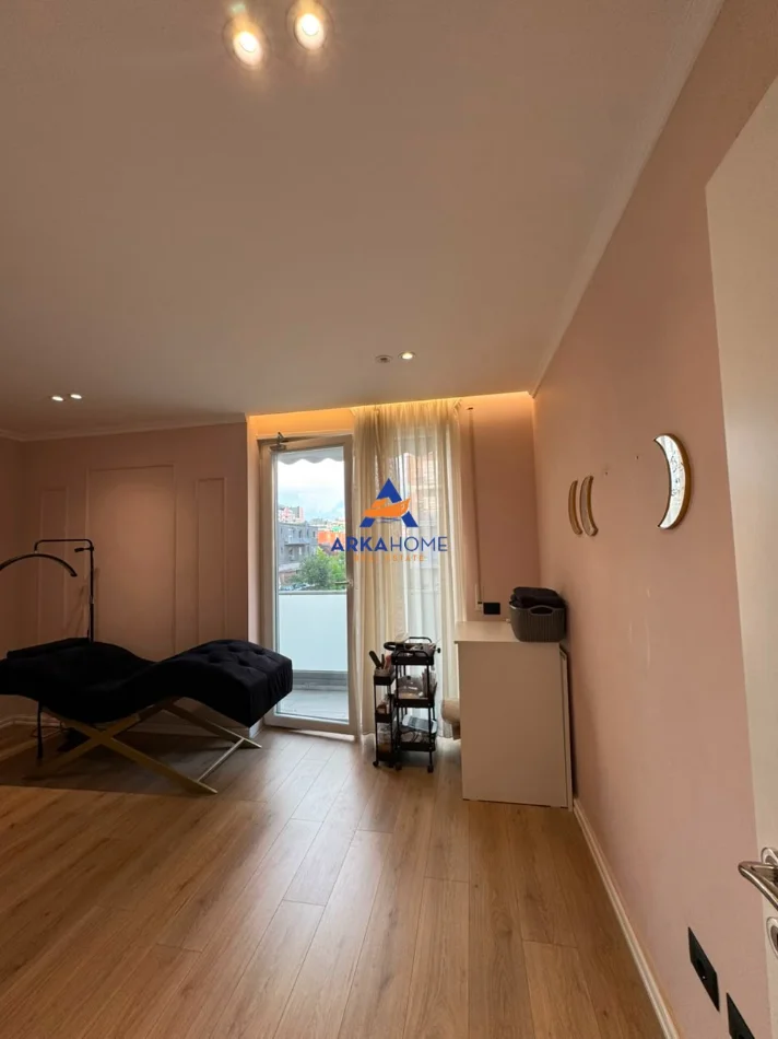 Tirane, jepet me qera ambjent biznesi Kati 1, 94 m² 1.265 € 