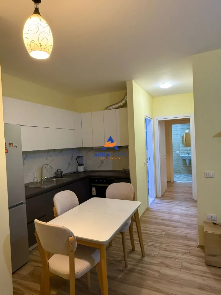 Tirane, jepet me qera apartament 2+1+Ballkon Kati 6, 89 m² 750 € 