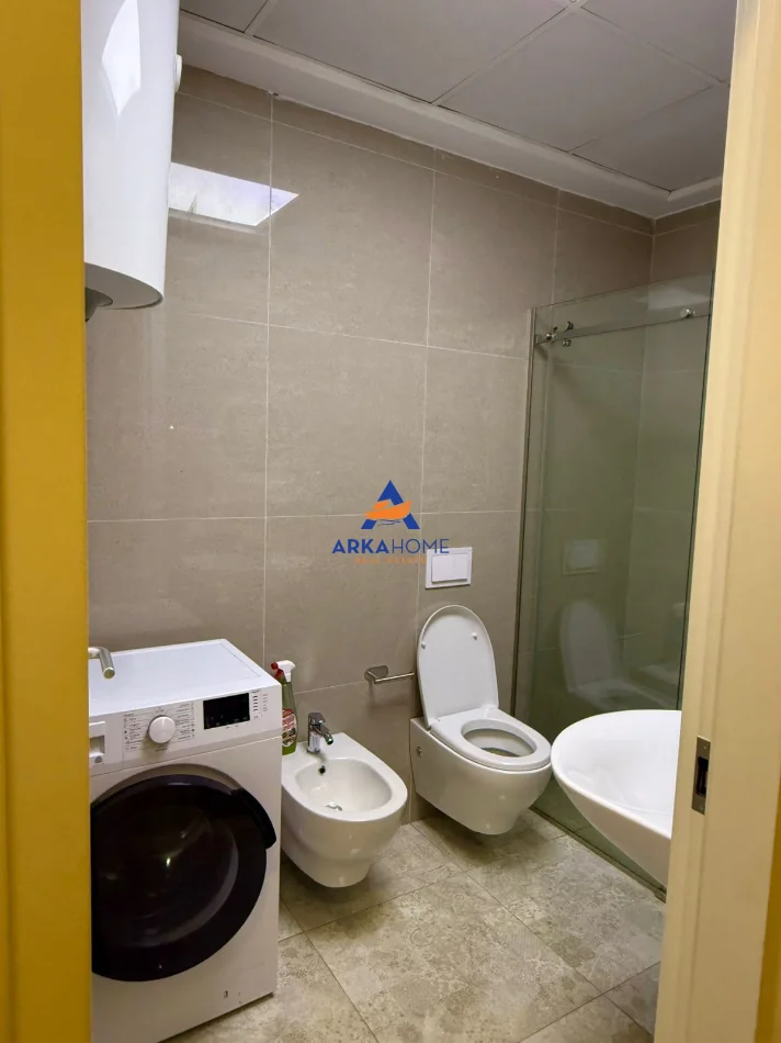 Tirane, jepet me qera apartament 2+1+Ballkon Kati 6, 89 m² 750 € 
