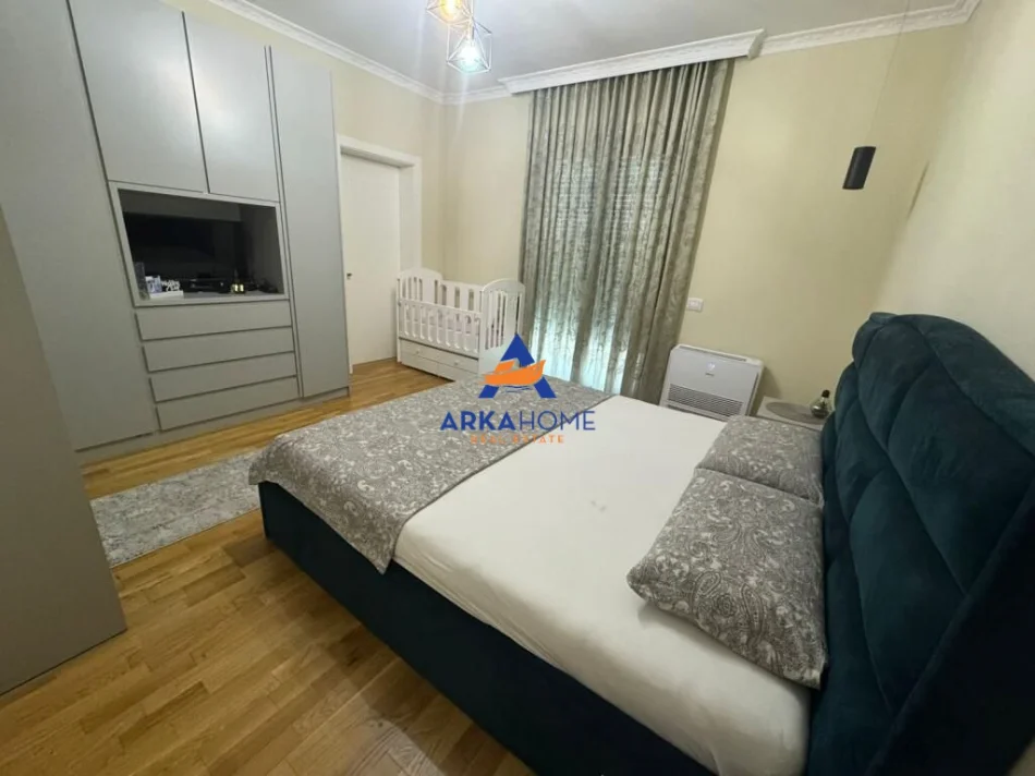 Tirane, jepet me qera Vile 3+1+Ballkon Kati 2, 220 m² 1.500 € 
