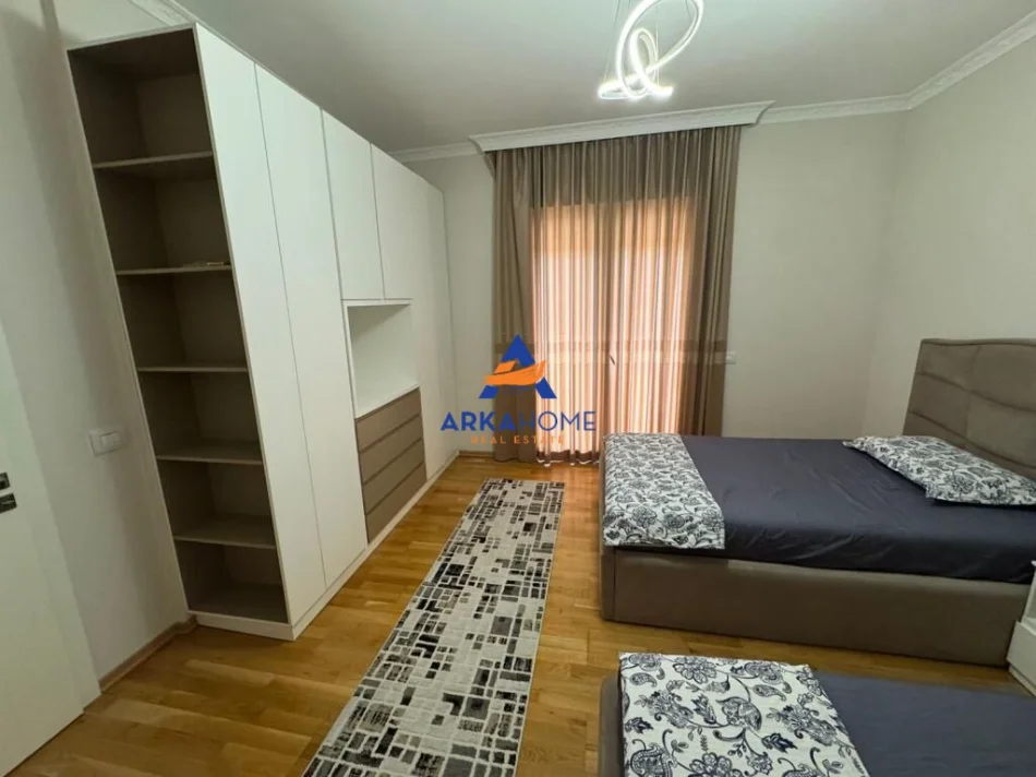 Tirane, jepet me qera Vile 3+1+Ballkon Kati 2, 220 m² 1.500 € 
