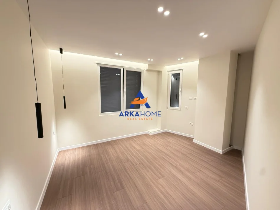 Tirane, shitet apartament 2+1+Ballkon Kati 5, 79 m² 200.421 € 