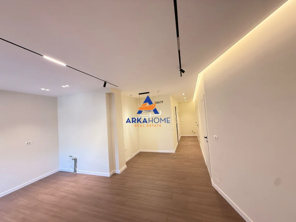 Tirane, shitet apartament 2+1+Ballkon Kati 5, 79 m² 200.421 € 