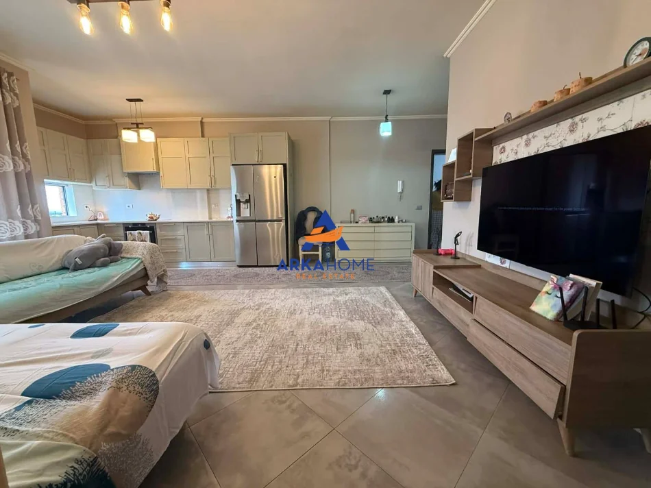 Tirane, shitet apartament 2+1+Ballkon Kati 5, 82 m² 205.000 €