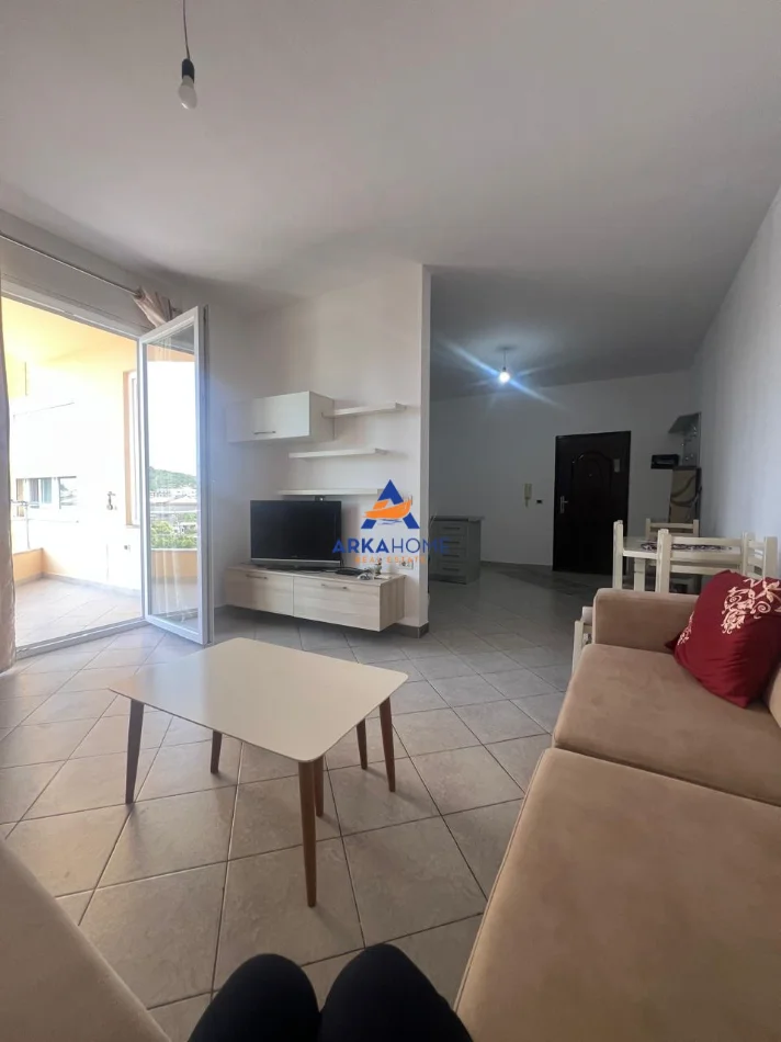Tirane, jepet me qera apartament 2+1+Ballkon Kati 2, 92 m² 421 € 
