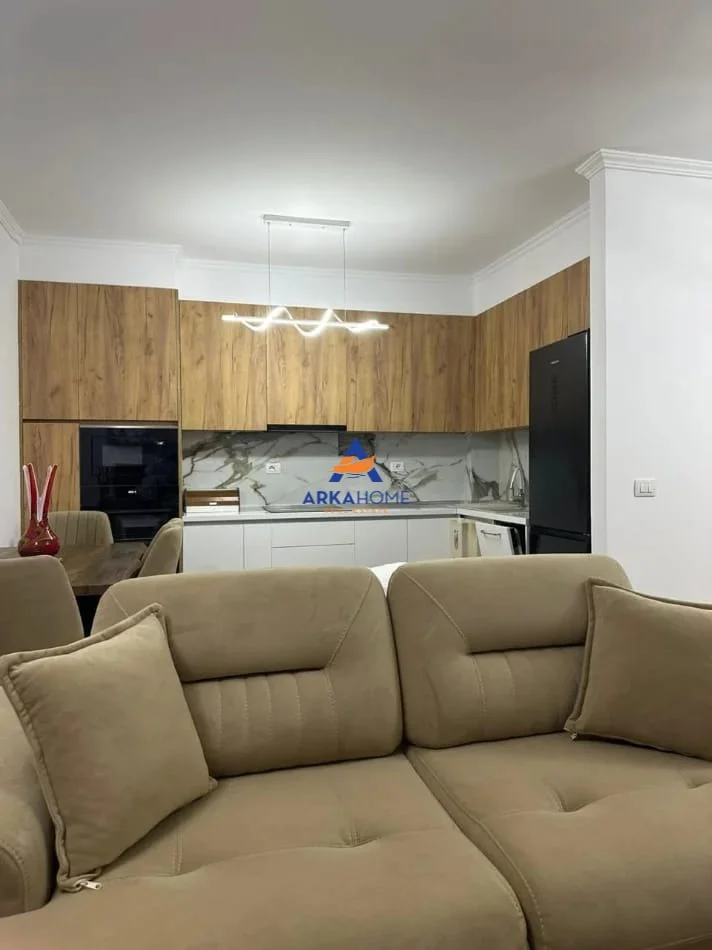 Tirane, jepet me qera apartament 1+1+Ballkon Kati 5, 60 m² 506 € 