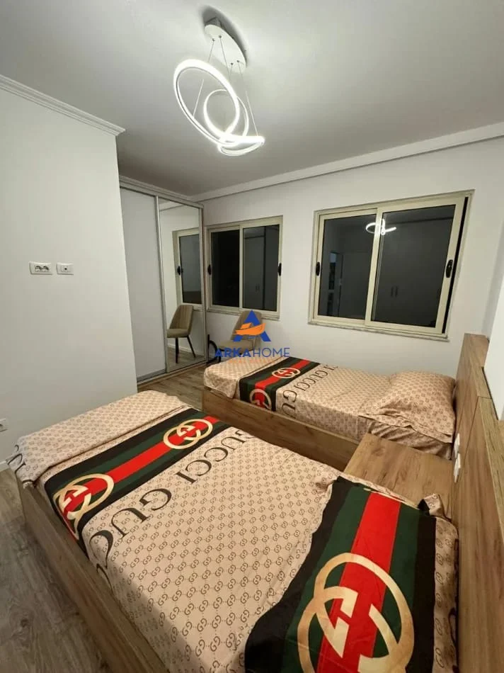 Tirane, jepet me qera apartament 1+1+Ballkon Kati 5, 60 m² 506 € 