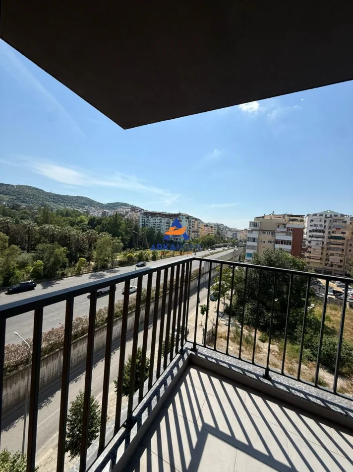Tirane, jepet me qera apartament 1+1+Ballkon Kati 6, 70 m² 791 € 