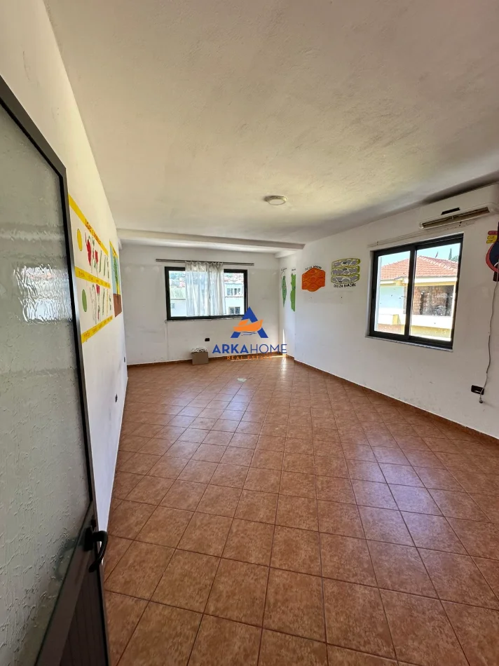 Tirane, jepet me qera apartament Vile 3 Katshe , 594 m² 5.274 € 
