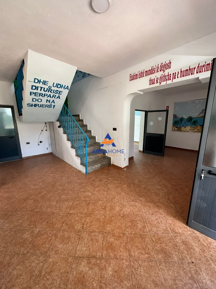 Tirane, jepet me qera apartament Vile 3 Katshe , 594 m² 5.274 € 