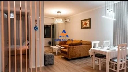 Tirane, jepet me qera apartament 2+1+Ballkon Kati 11, 82 m² 949 € 