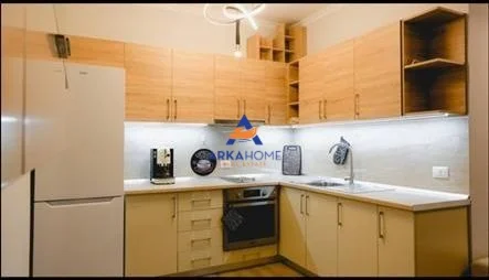 Tirane, jepet me qera apartament 2+1+Ballkon Kati 11, 82 m² 949 € 