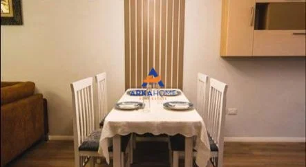 Tirane, jepet me qera apartament 2+1+Ballkon Kati 11, 82 m² 949 € 