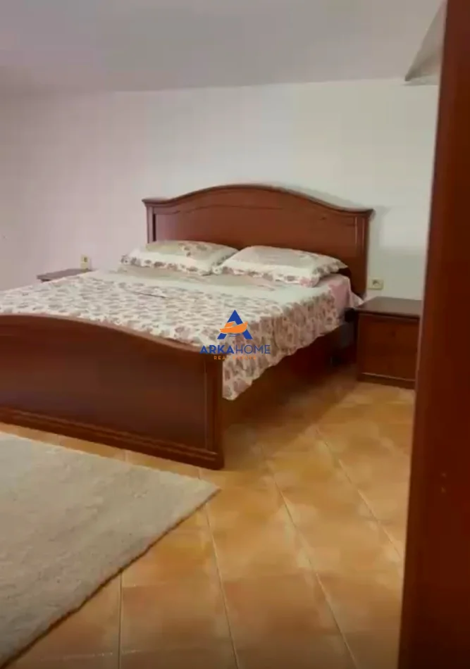 Tirane, jepet me qera apartament Dublex Kati 2, 200 m² 700 € 