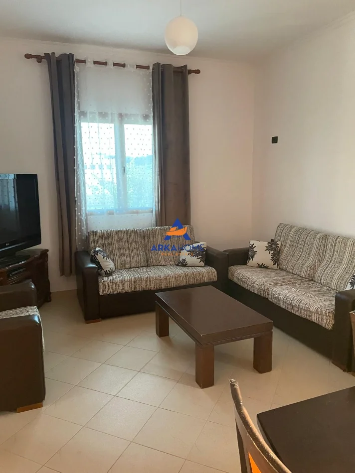Tirane, jepet me qera apartament 2+1+Ballkon Kati 2, 100 m² 369 € 