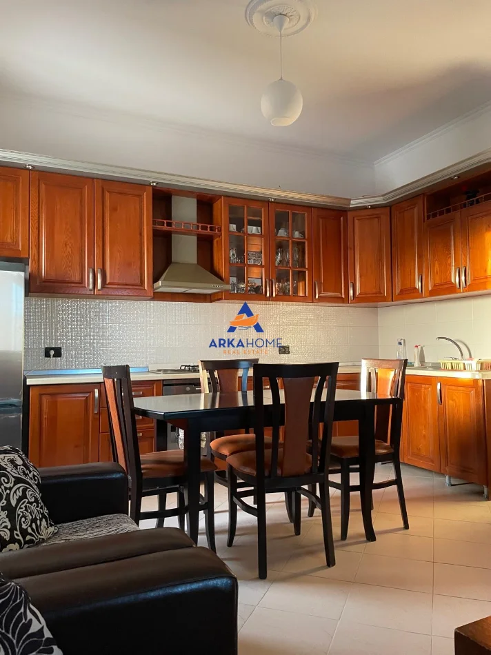 Tirane, jepet me qera apartament 2+1+Ballkon Kati 2, 100 m² 369 € 