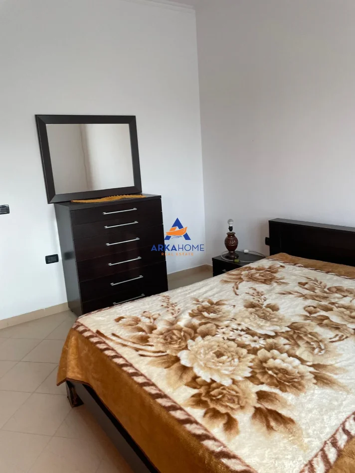 Tirane, jepet me qera apartament 2+1+Ballkon Kati 2, 100 m² 369 € 