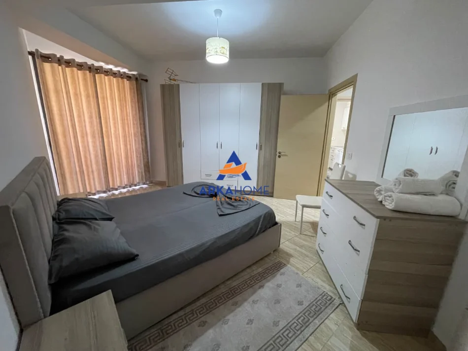Tirane, jepet me qera apartament 1+1+Ballkon Kati 5, 69 m² 581 € 