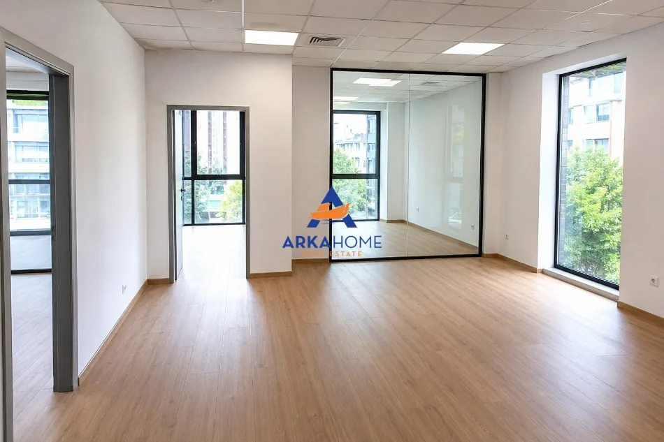 Tirane, jepet me qera zyre Kati 5, 110 m² 1.500 € 
